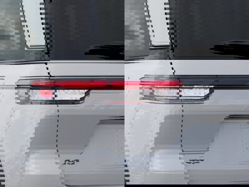 New 2026 Jeep Grand Cherokee Altitude image 35