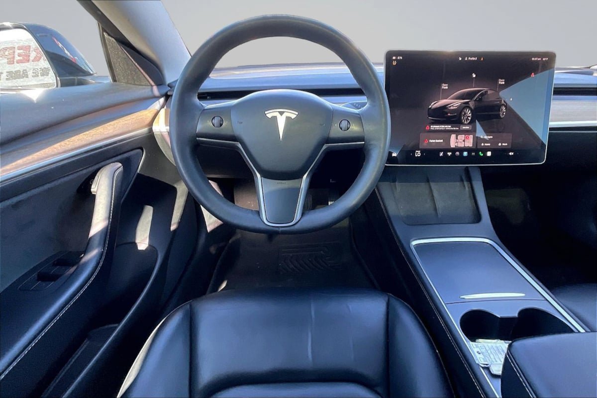 Used 2023 Tesla Model 3 Standard Range RWD image 5