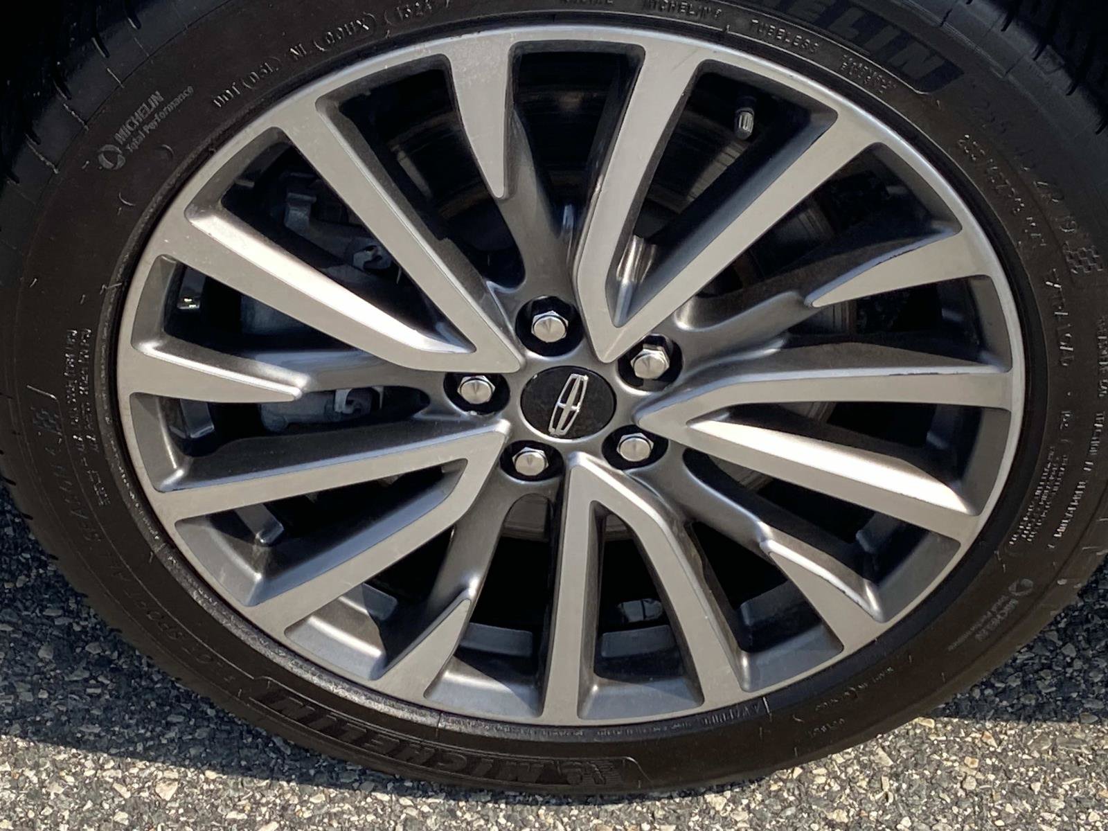 Used 2017 Lincoln Continental Select FWD image 27