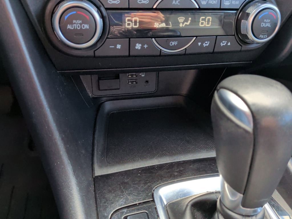 Used 2018 MAZDA MAZDA3 Touring image 19