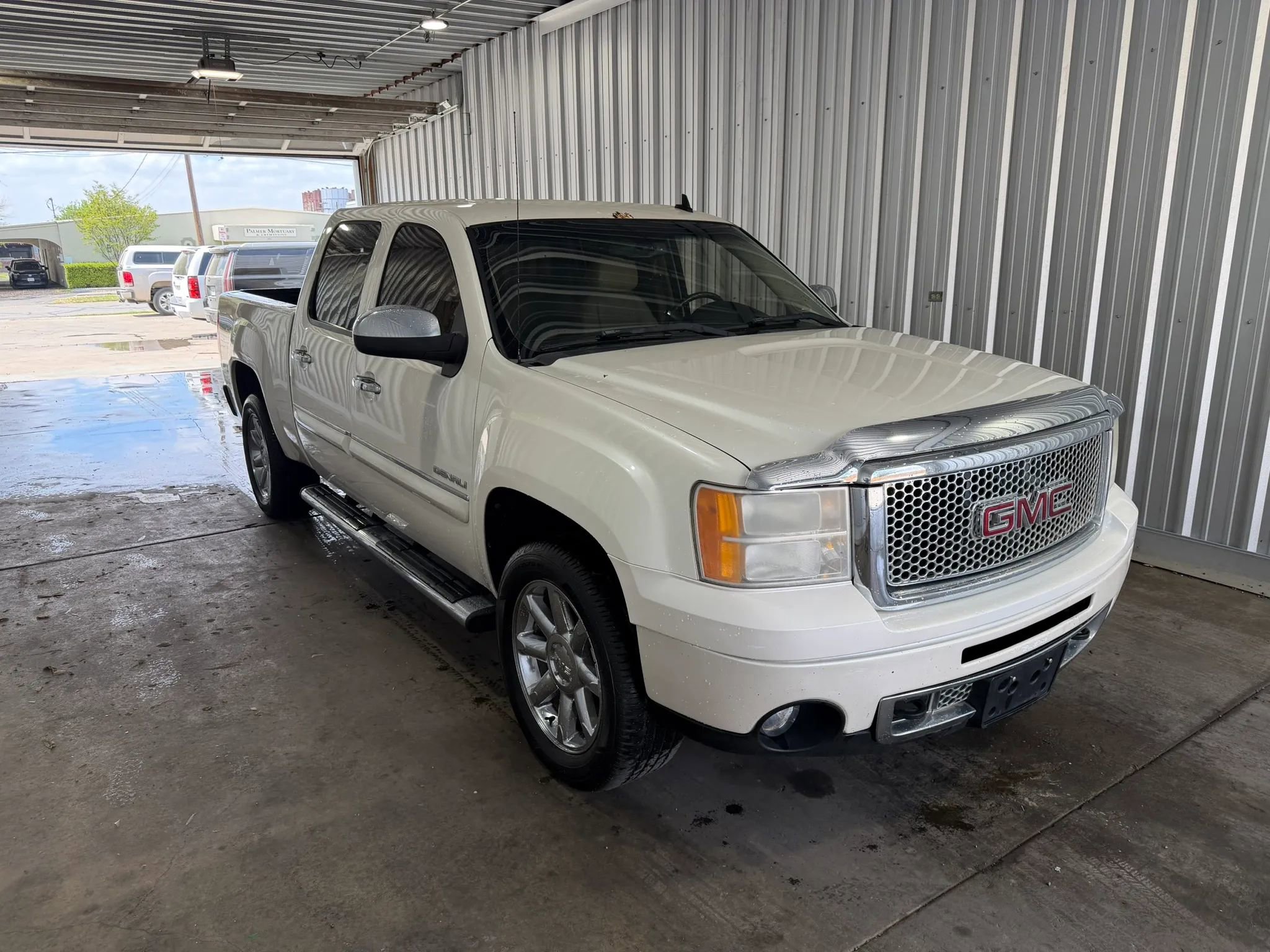 Used 2010 GMC Sierra 1500 Denali image 4