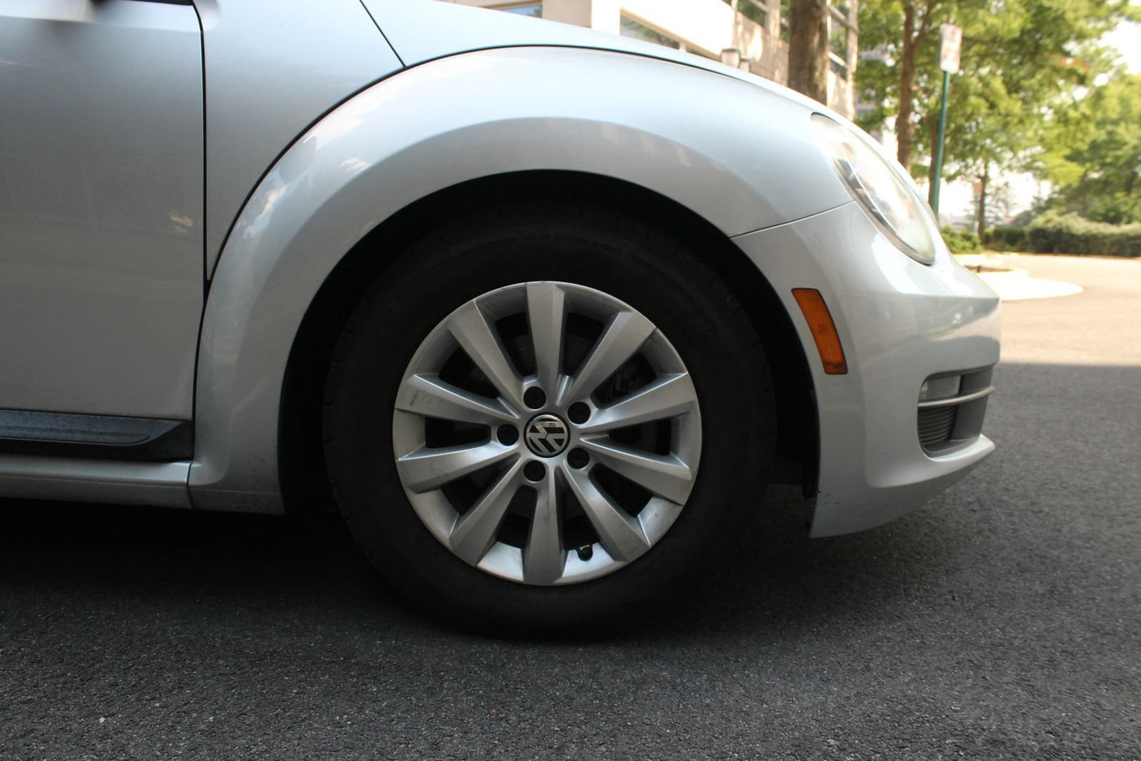 Used 2014 Volkswagen Beetle 1.8T FWD image 4