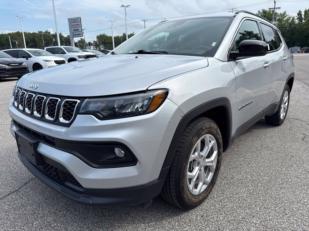 Used 2024 Jeep Compass Latitude AWD/4WD image 15