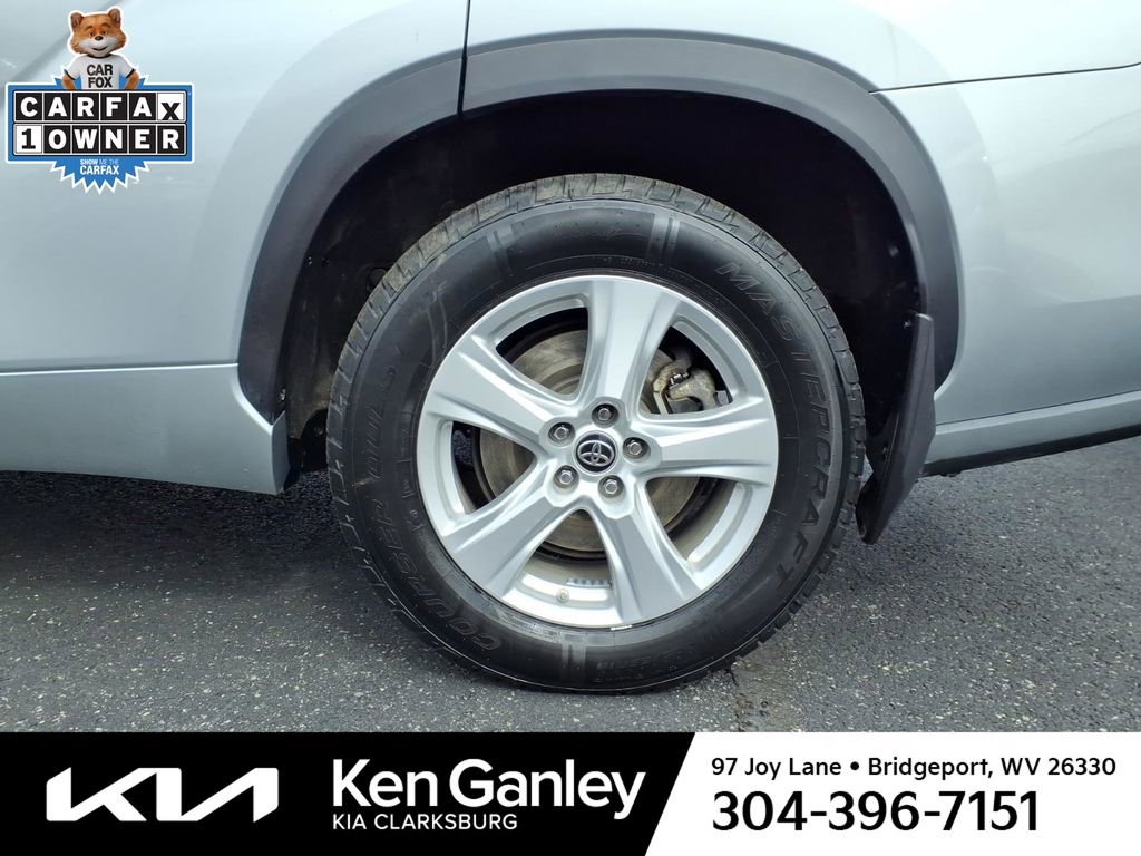 Used 2021 Toyota Highlander LE image 11