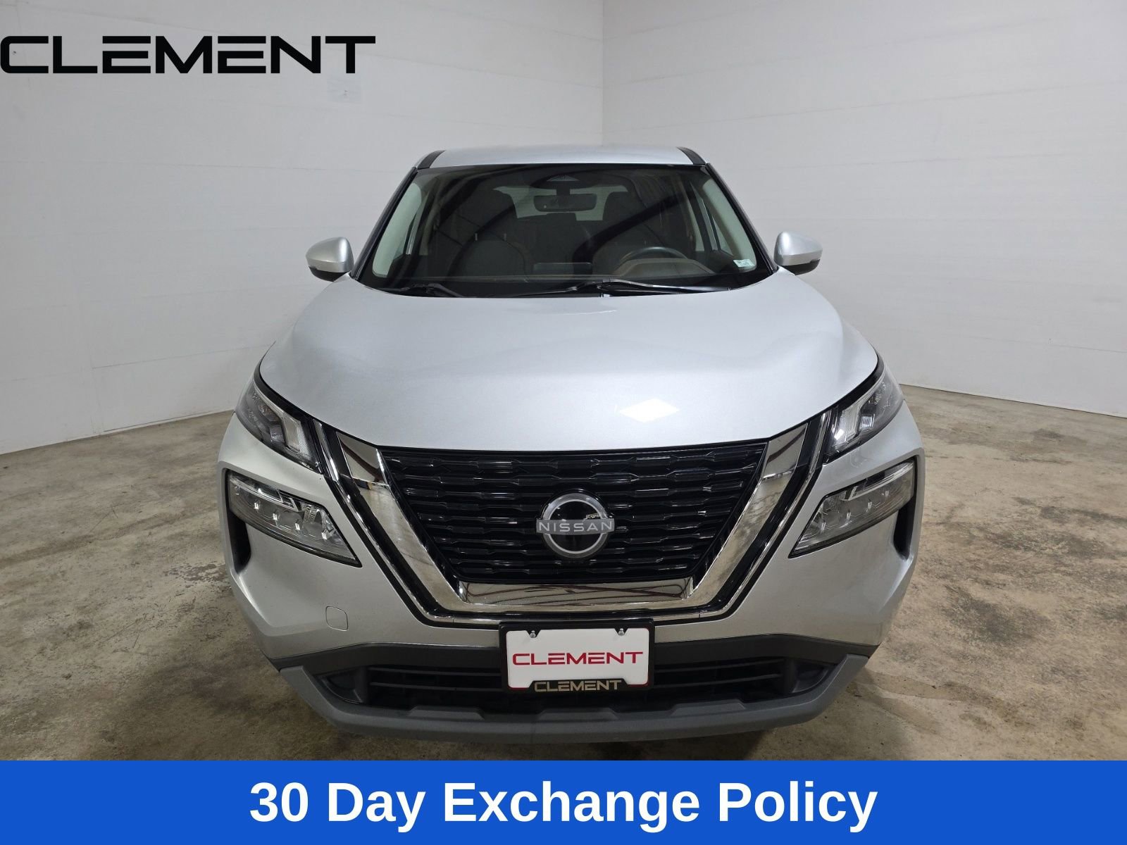 Used 2022 Nissan Rogue SV image 3