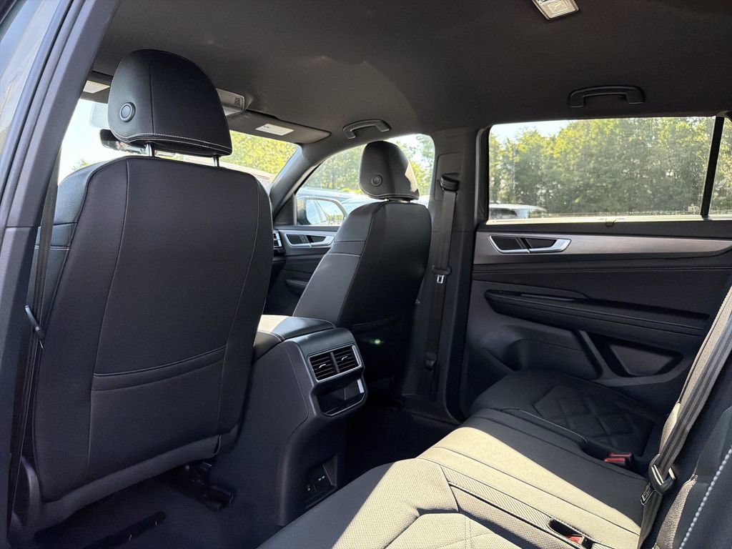 New 2026 Volkswagen Atlas Cross Sport SE FWD image 12