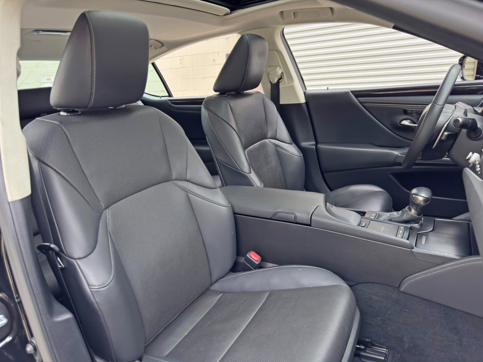 Used 2021 Lexus ES 300h w/ Premium Package FWD image 40
