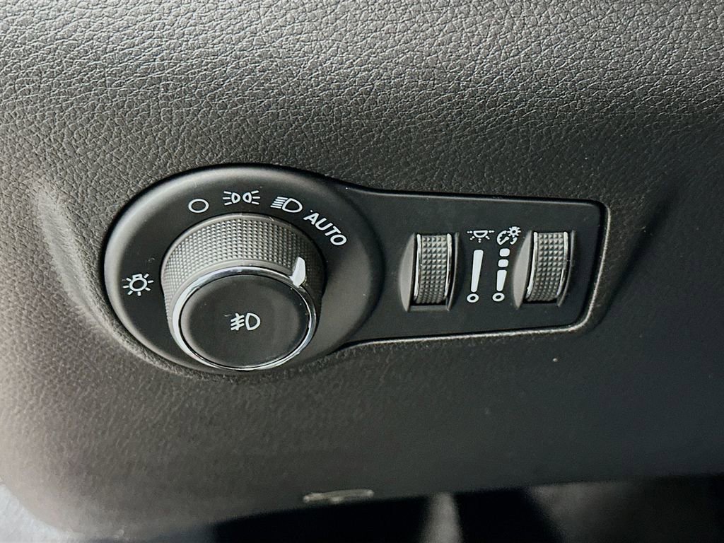 Certified 2022 Jeep Compass Latitude image 17