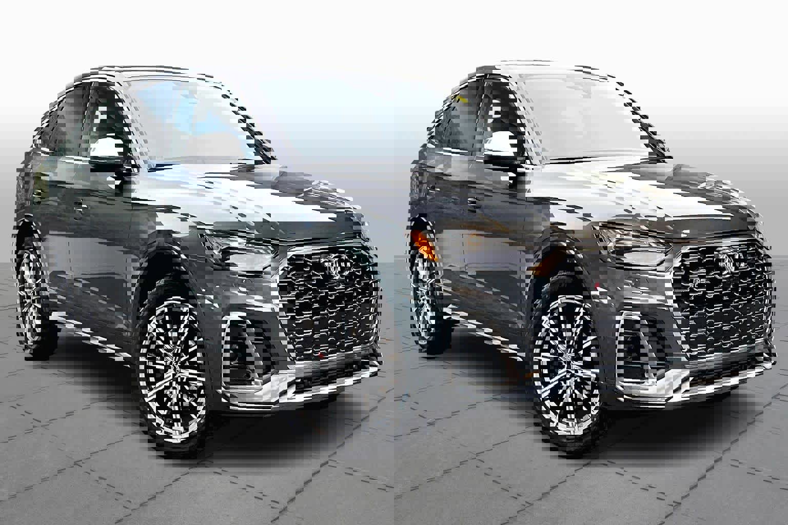 Used 2023 Audi SQ5 Prestige w/ Prestige Package image 2