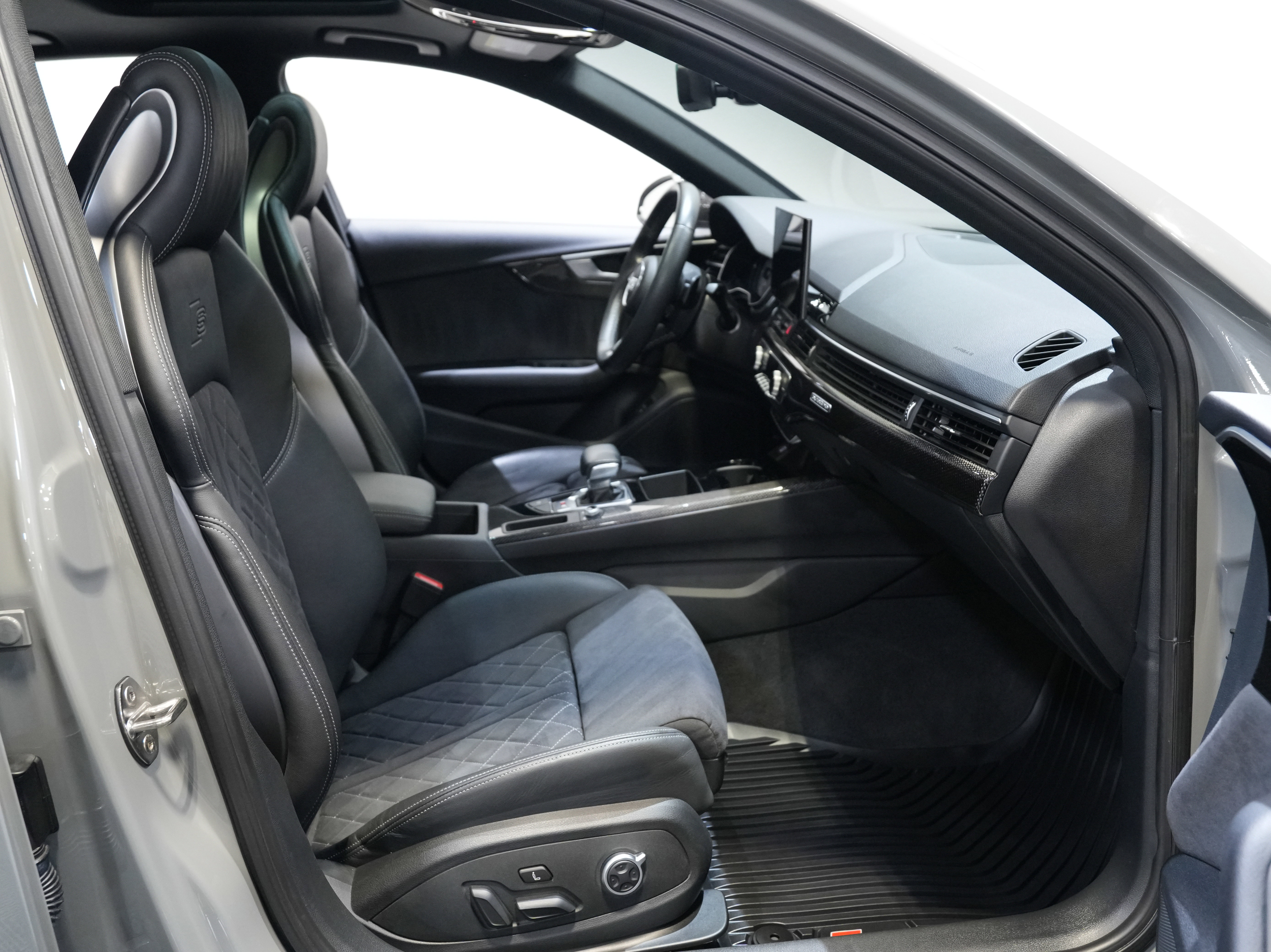 Used 2022 Audi S4 Premium image 34