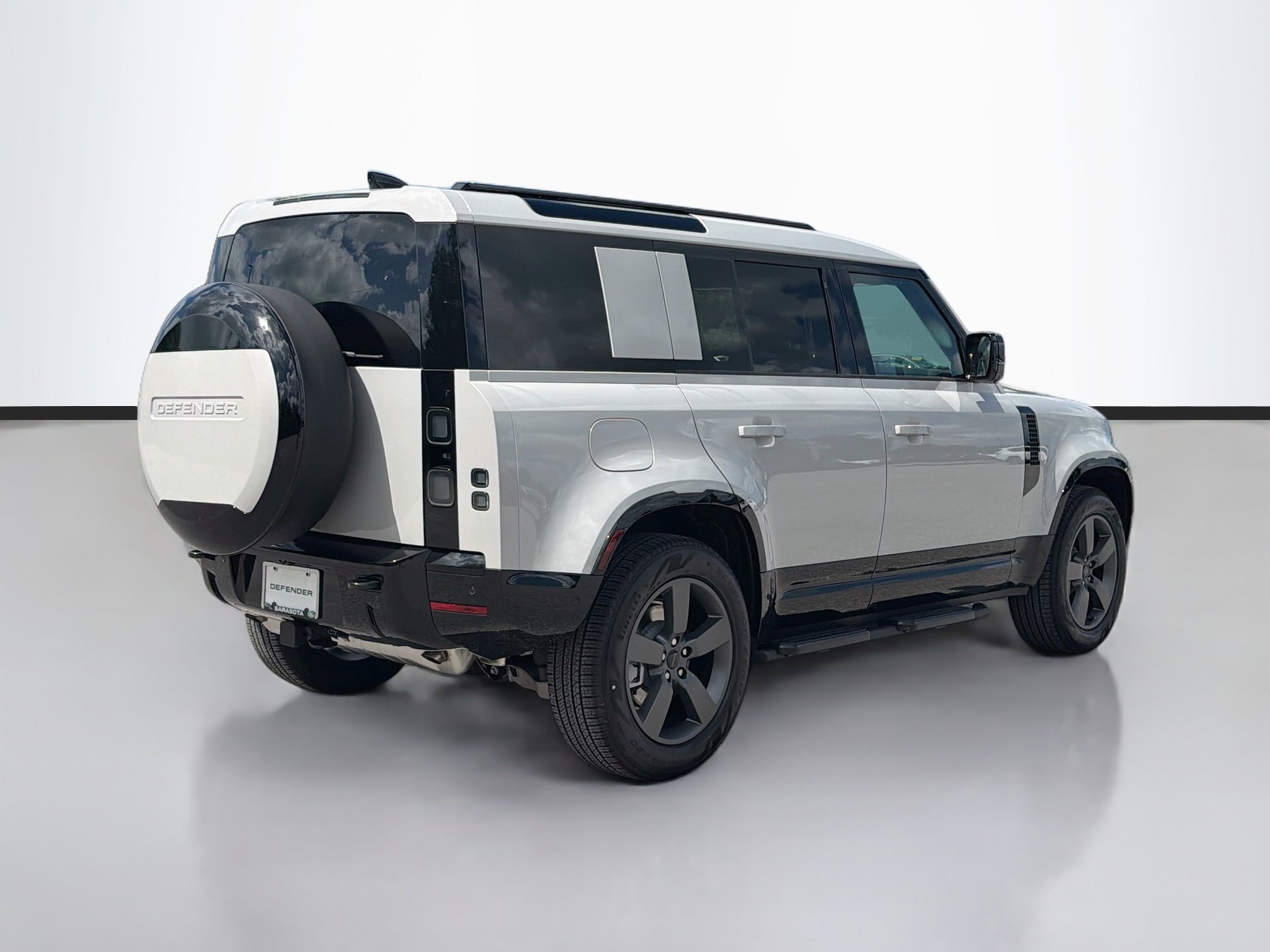 New 2026 Land Rover Defender 110 X-Dynamic SE AWD/4WD image 5