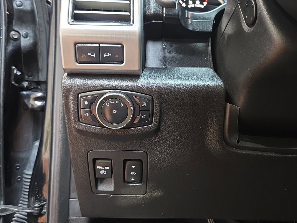 Used 2020 Ford F150 Platinum w/ Equipment Group 701A Luxury image 27