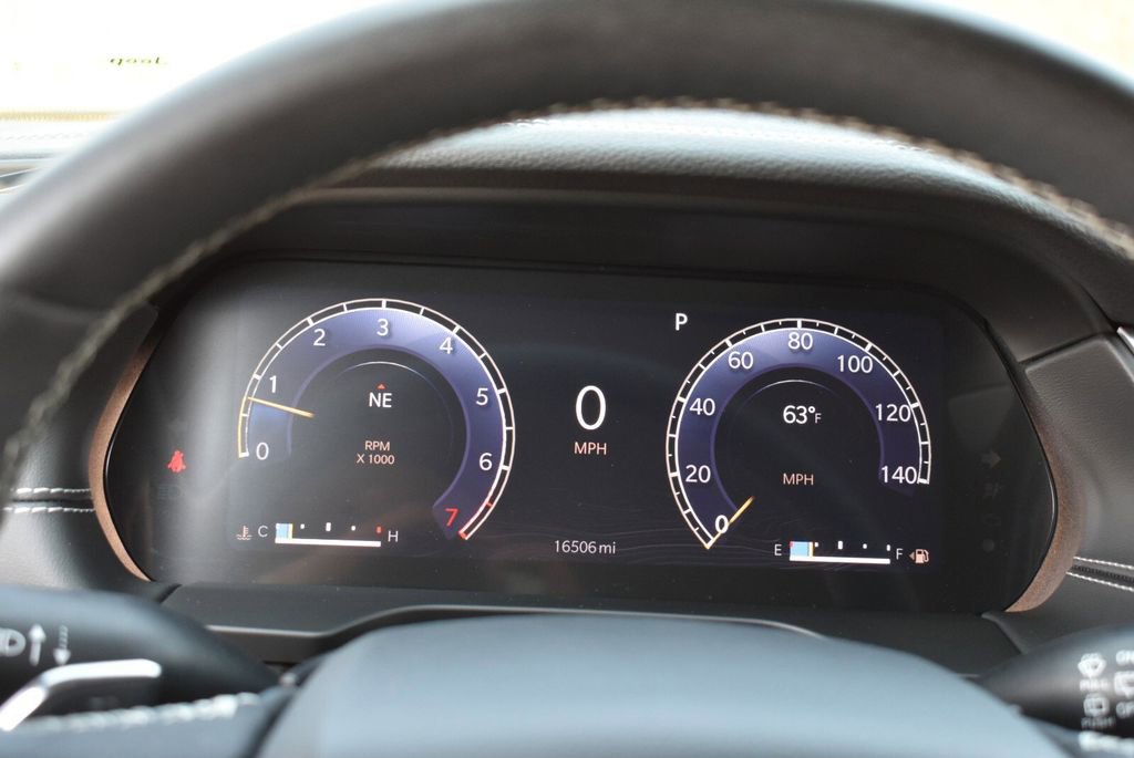 Used 2024 Jeep Grand Cherokee Limited image 15