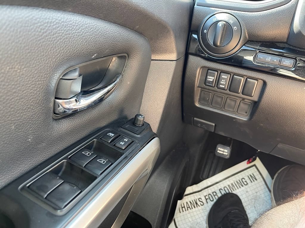 Used 2024 Nissan Titan SV w/ SV Convenience Package AWD/4WD image 13