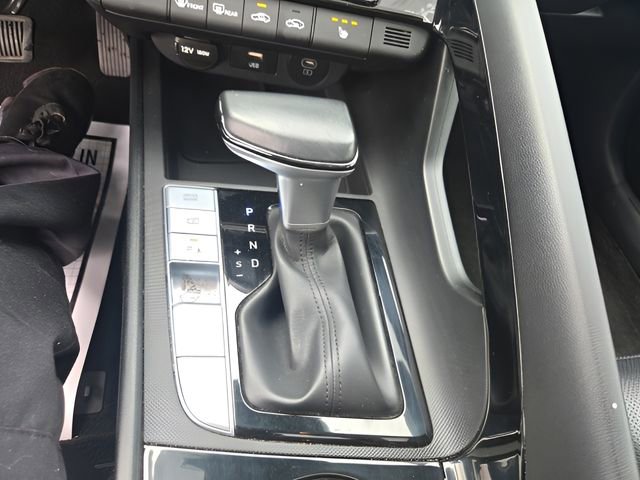 Used 2024 Hyundai Elantra Limited image 21