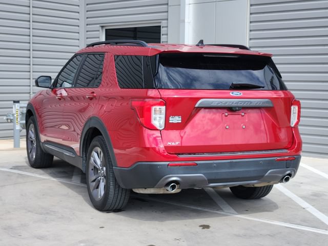 Certified 2022 Ford Explorer XLT w/ Equipment Group 202A RWD image 6