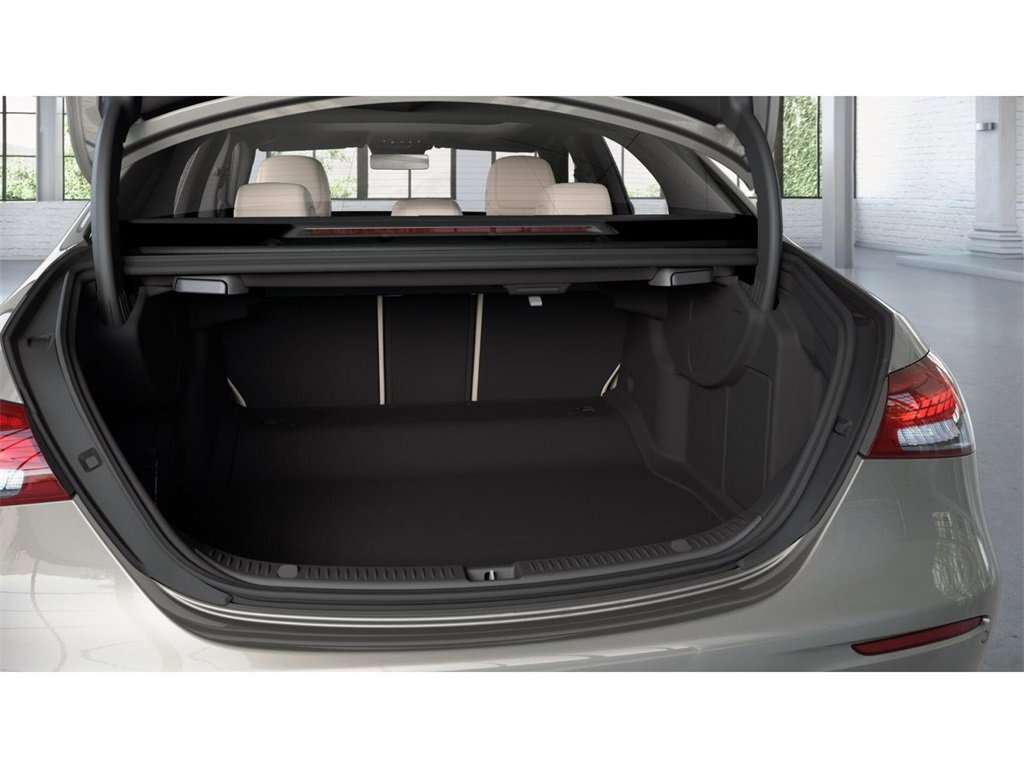 Used 2022 Mercedes-Benz E 350 4MATIC Sedan image 7