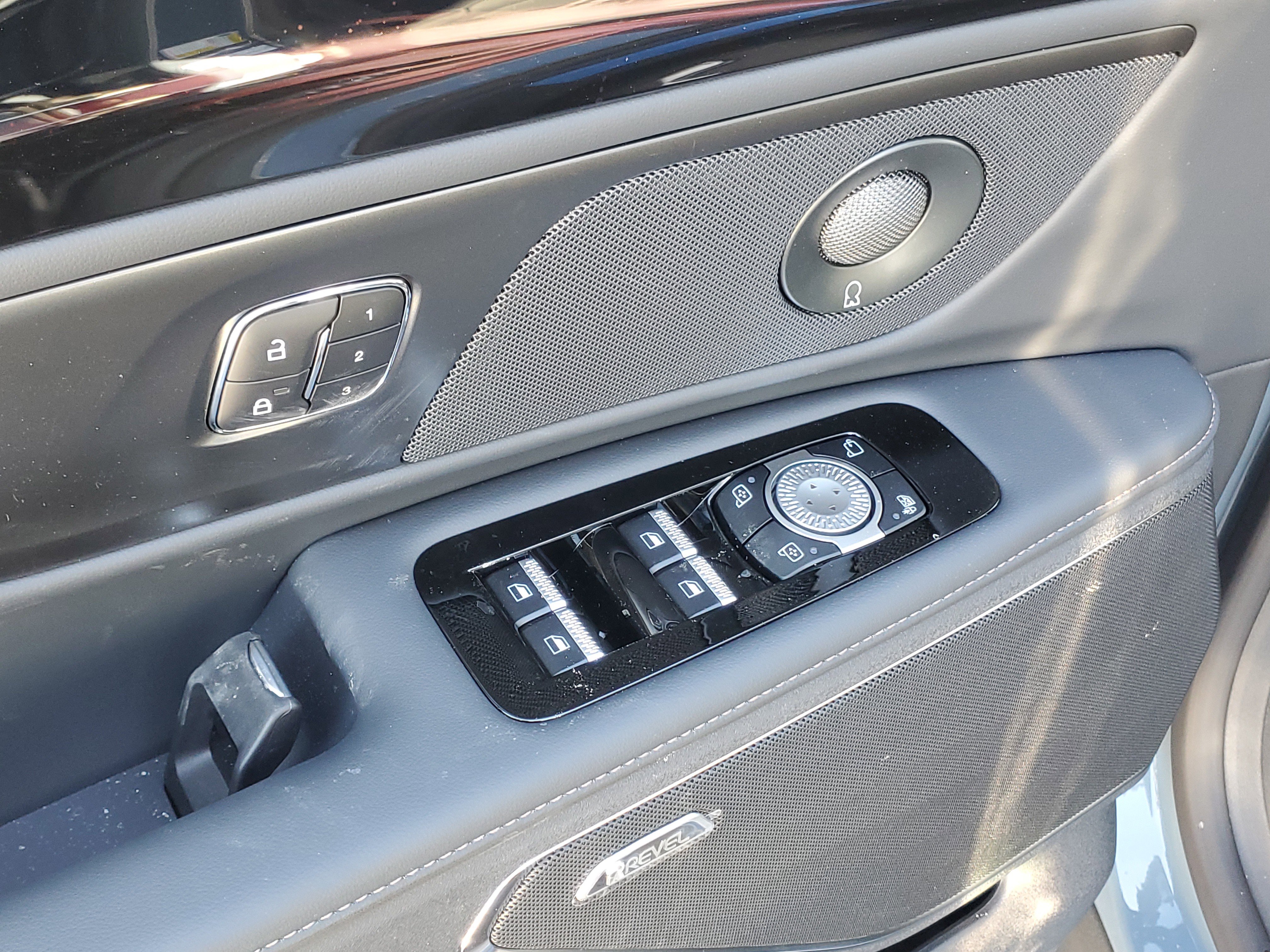 New 2026 Lincoln Nautilus Reserve w/ Jet Appearance Package image 9