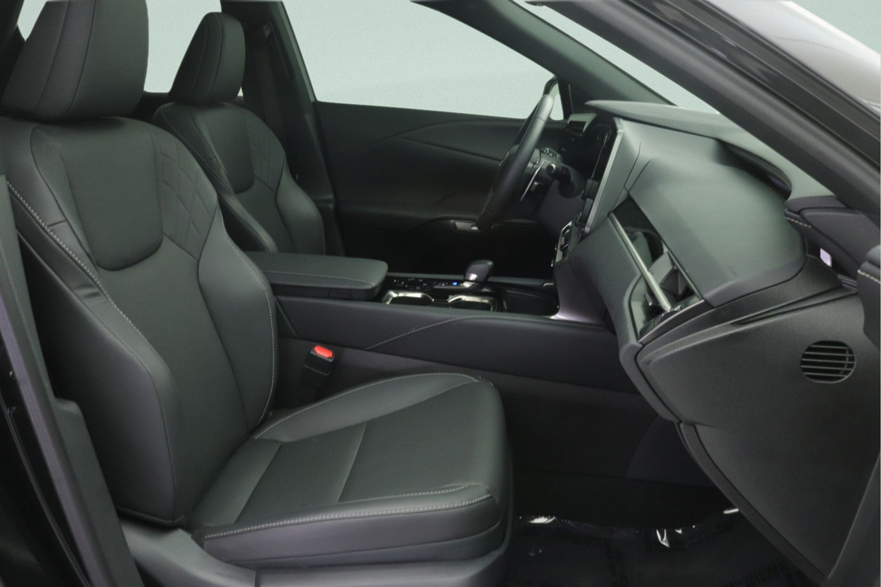 Used 2025 Lexus RX 350 FWD w/ Technology Package image 28