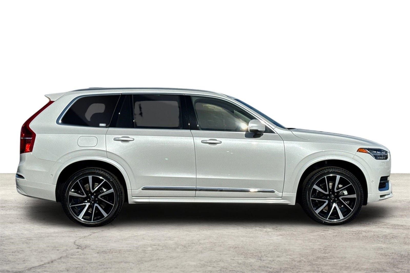 Used 2025 Volvo XC90 B6 Plus w/ Protection Package Premier AWD/4WD image 8