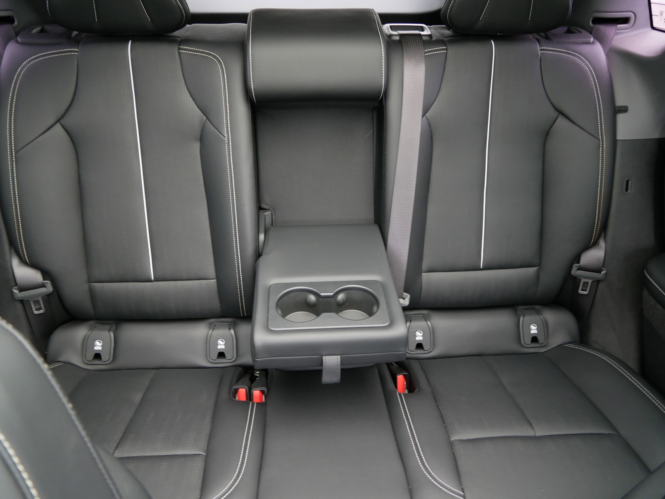Certified 2025 Cadillac Optiq Sport 2 w/ LPO, Floor Liner Package AWD/4WD image 14