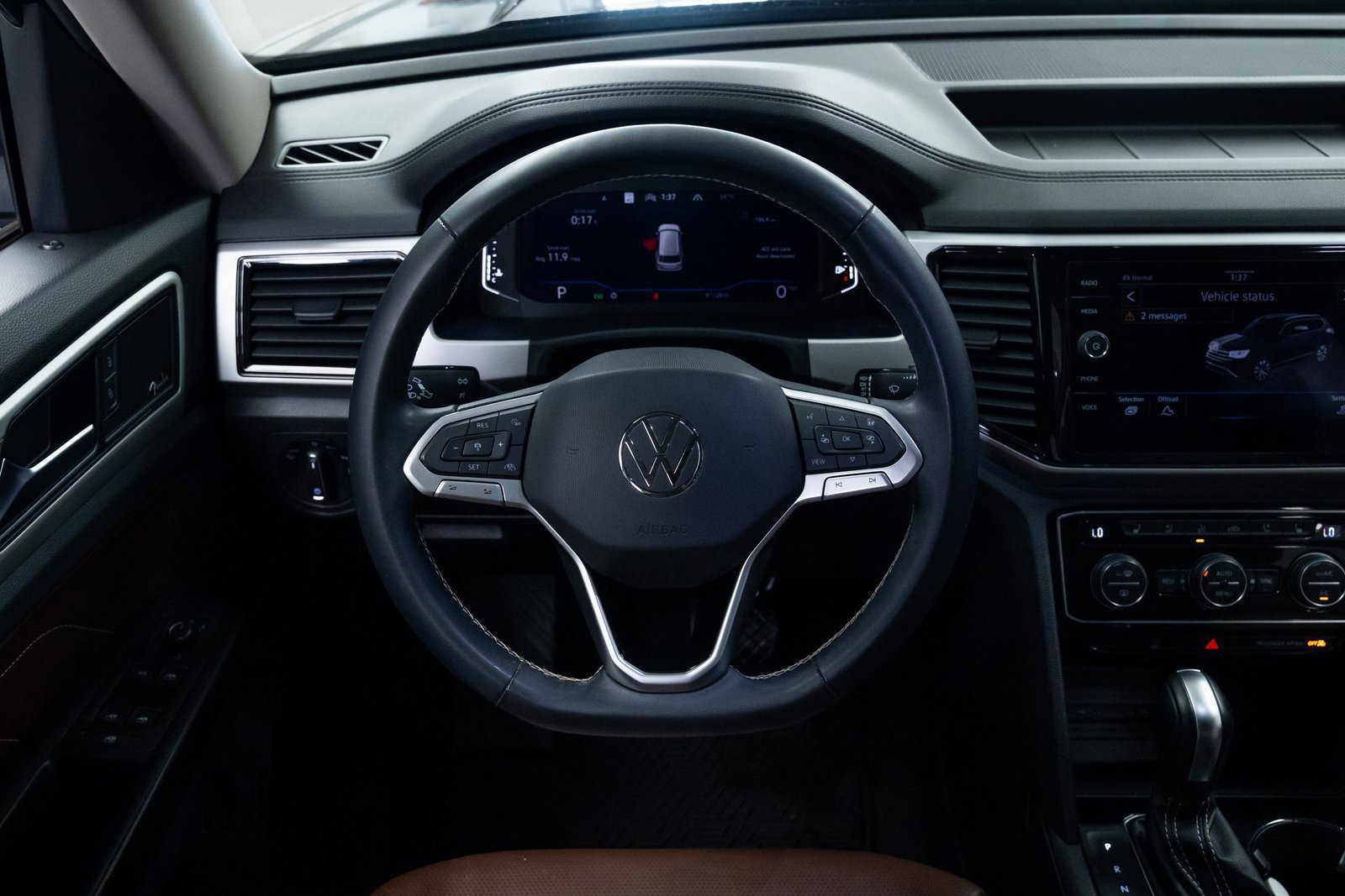 Used 2021 Volkswagen Atlas SEL Premium w/ Atlas Adventure Package image 12