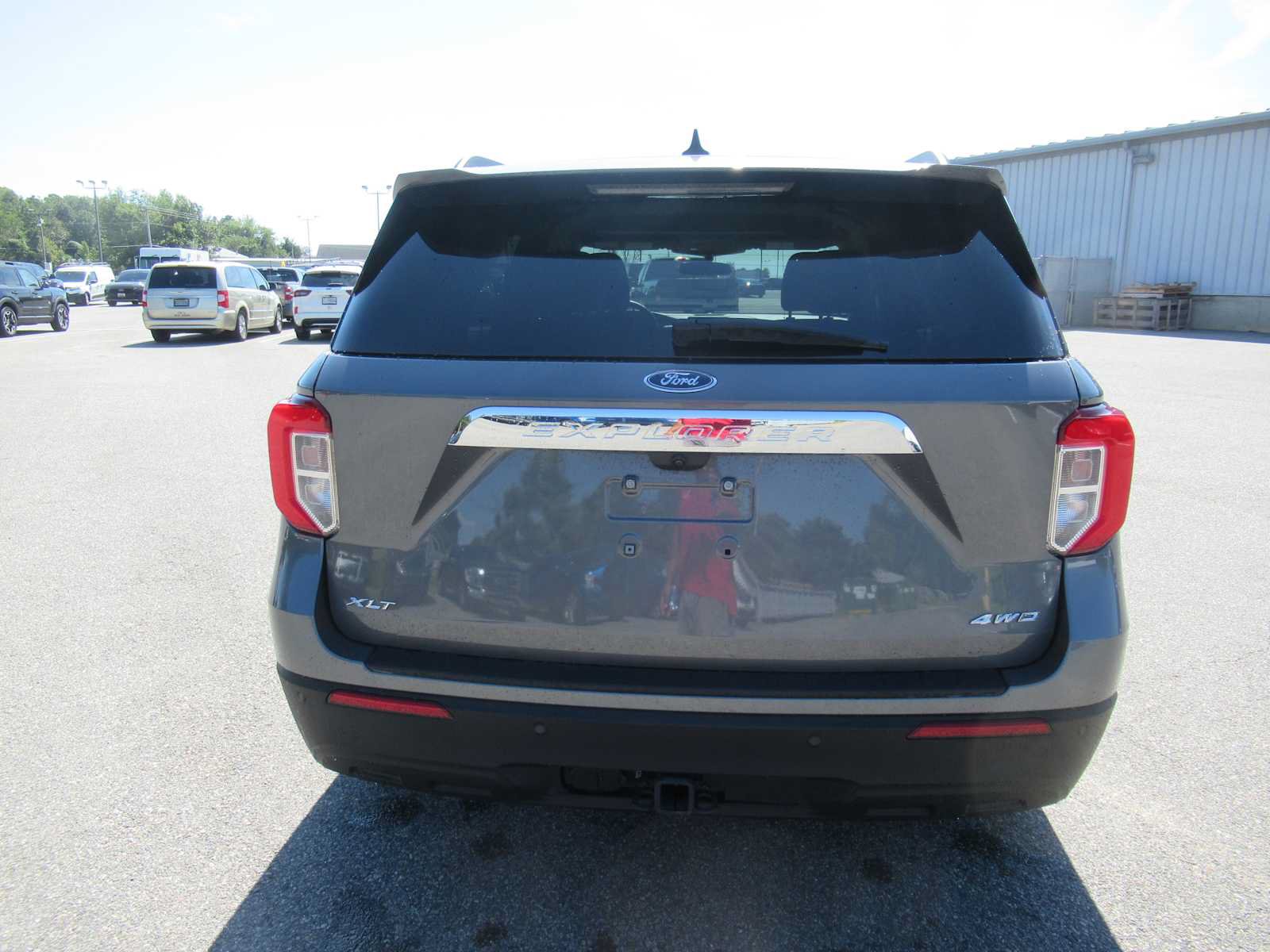 Used 2024 Ford Explorer XLT w/ Class IV Trailer Tow Package AWD/4WD image 6
