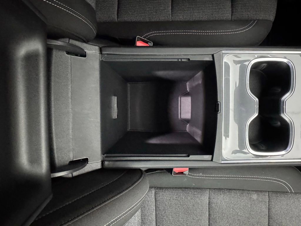 Used 2025 GMC Acadia Elevation image 31