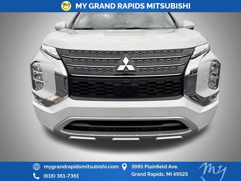 New 2025 Mitsubishi Outlander SEL image 8