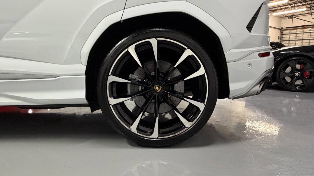 Used 2020 Lamborghini Urus AWD/4WD image 38