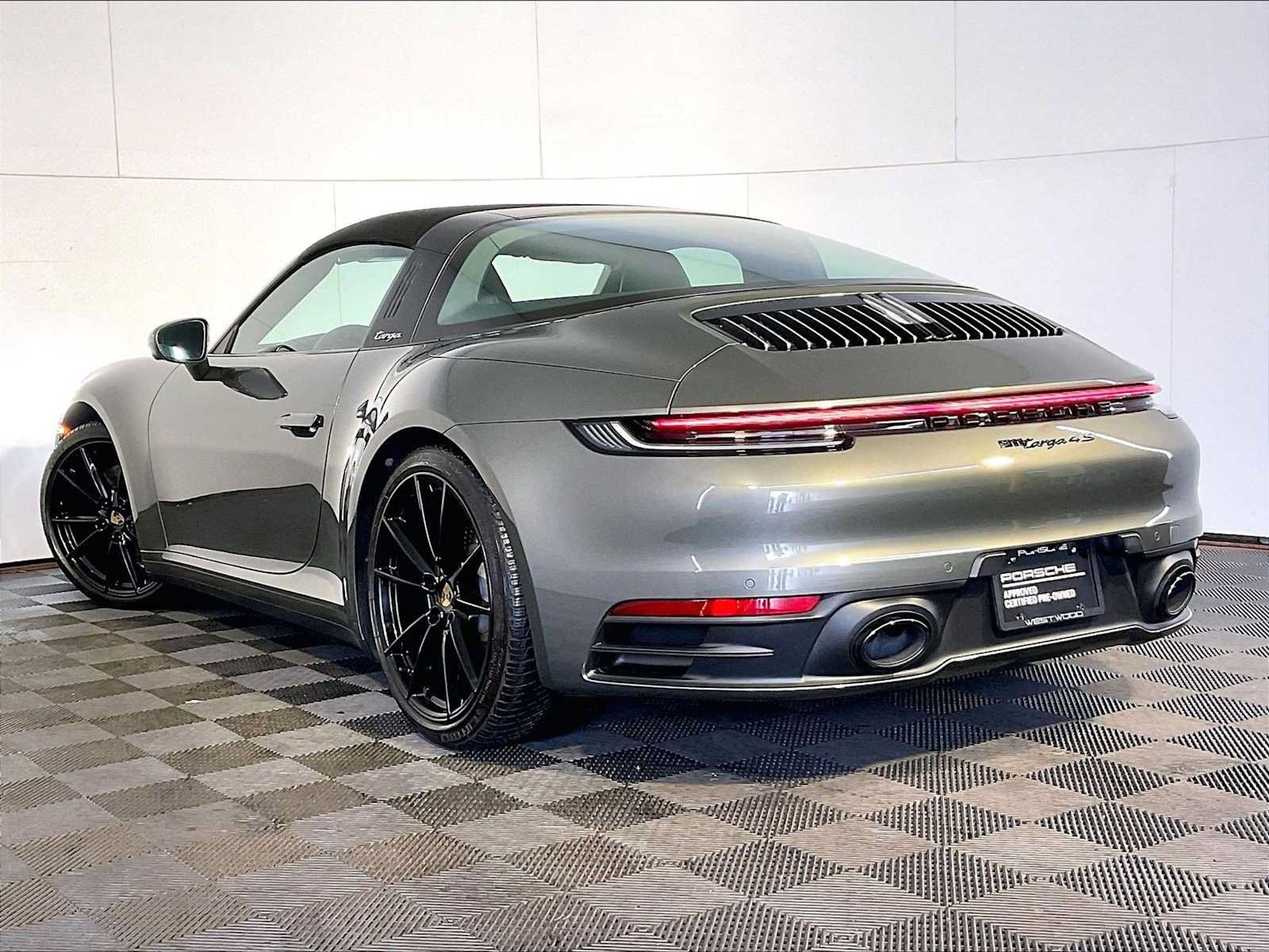 Certified 2021 Porsche 911 Targa 4S AWD/4WD image 3