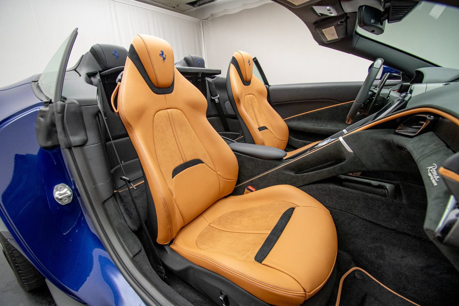 Used 2025 Ferrari Roma Spider RWD image 23
