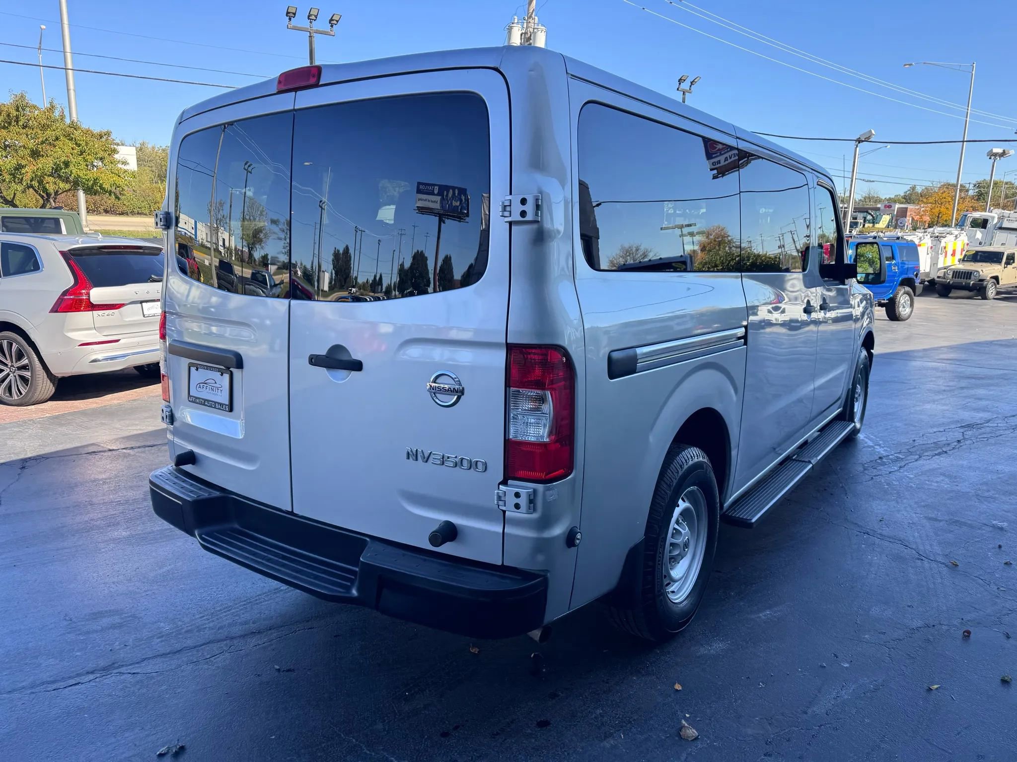 Used 2019 Nissan NV 3500 S image 5