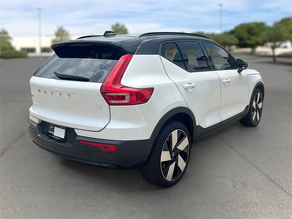 Used 2023 Volvo XC40 Recharge Ultimate image 7