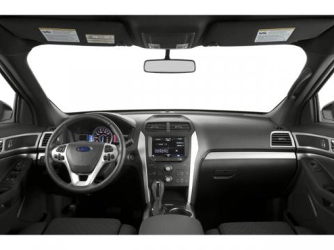 Used 2015 Ford Explorer XLT w/ Equipment Group 202B image 7