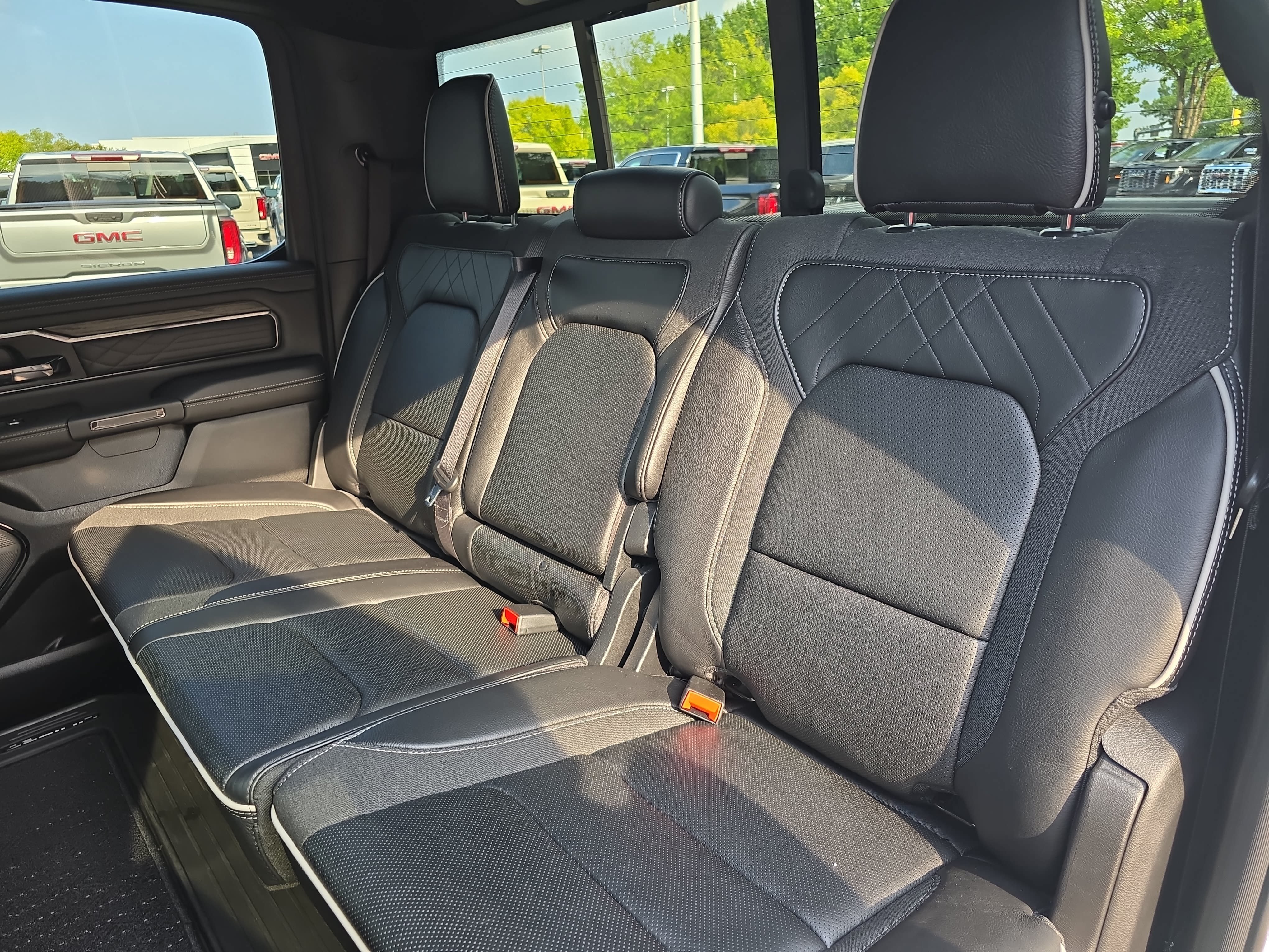 Used 2025 RAM 1500 Limited AWD/4WD image 13