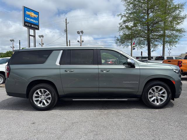 Used 2023 Chevrolet Suburban Premier image 8