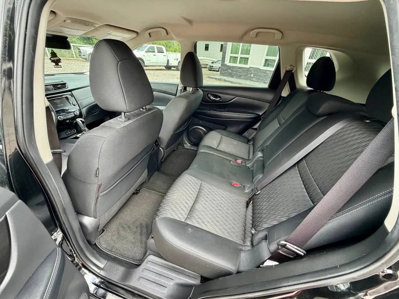 Used 2019 Nissan Rogue SV AWD/4WD image 11