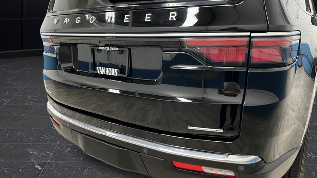 Used 2022 Jeep Wagoneer Series III AWD/4WD image 41