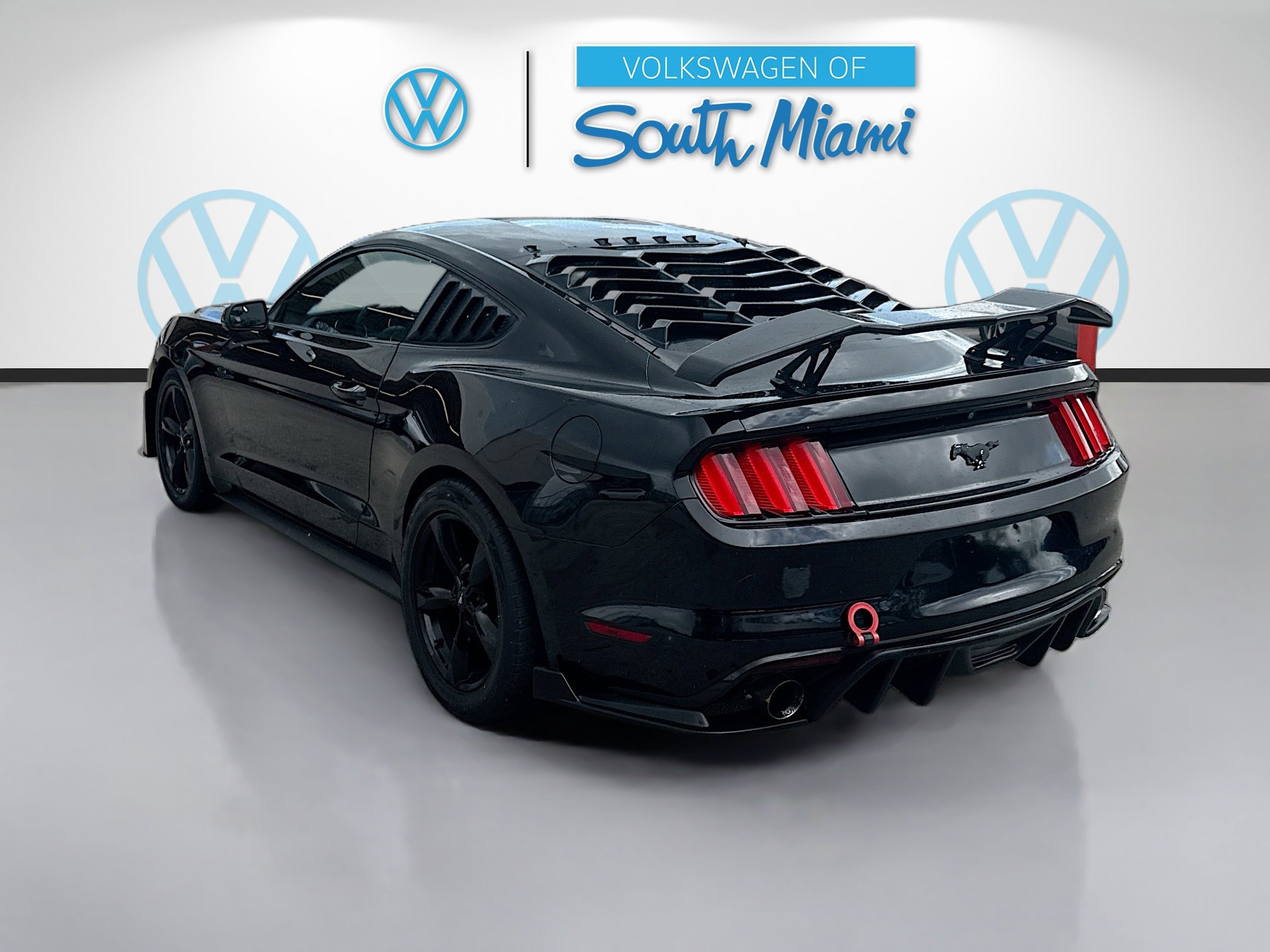 Used 2017 Ford Mustang EcoBoost image 5