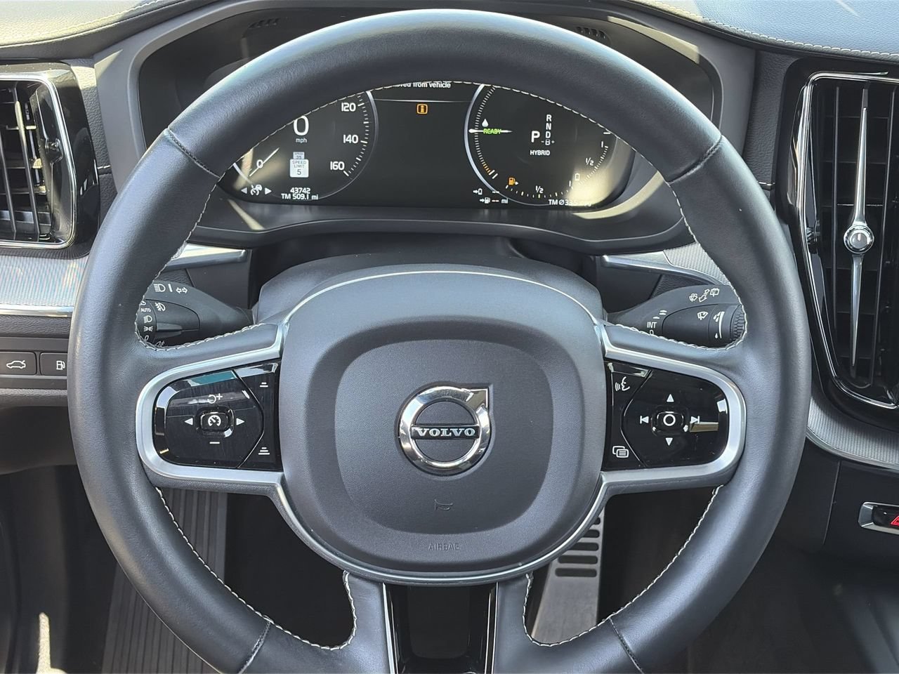 Used 2021 Volvo XC60 T8 R-Design w/ Advanced Package AWD/4WD image 21