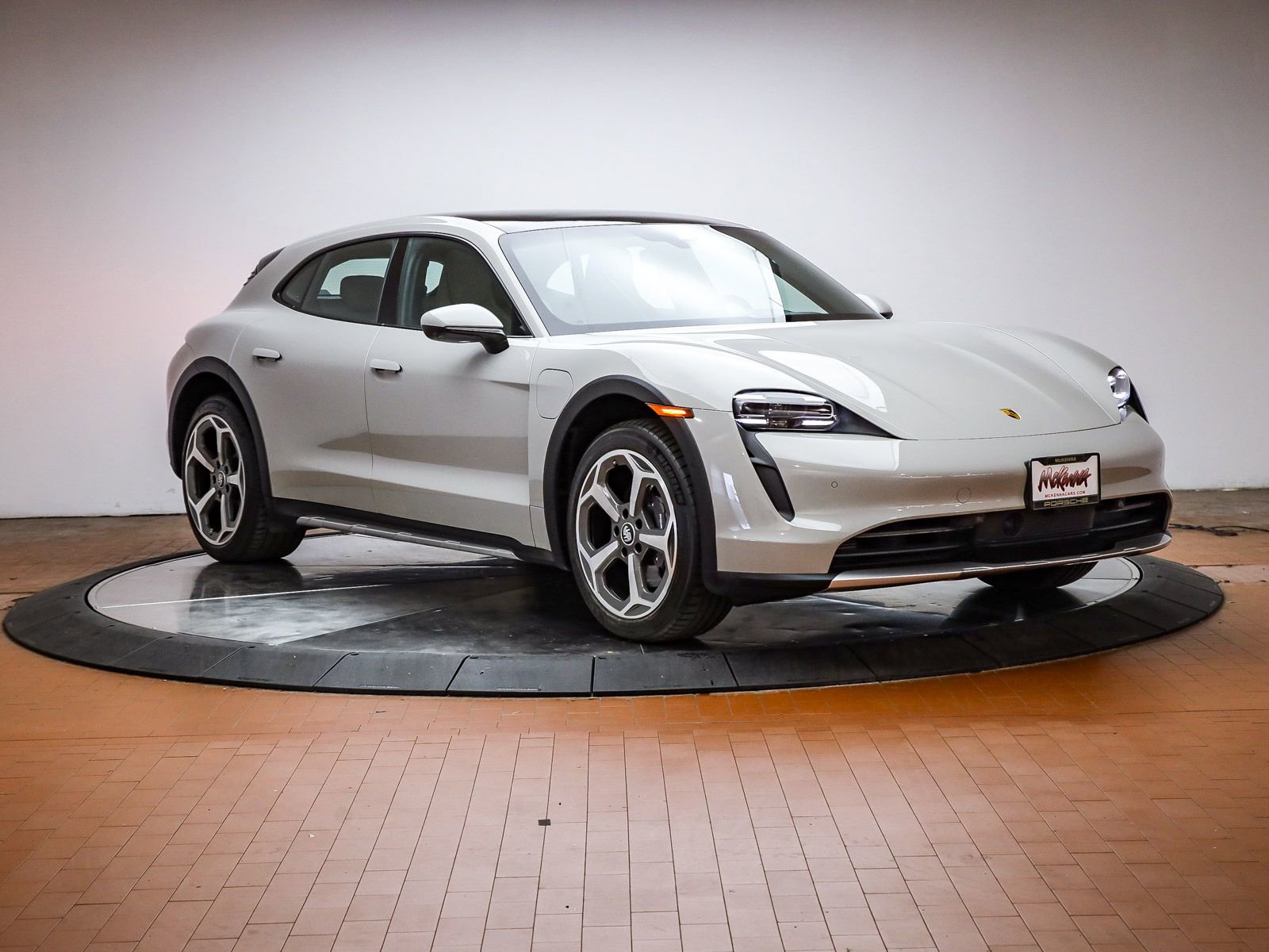 Certified 2022 Porsche Taycan 4 Cross Turismo AWD/4WD image 14