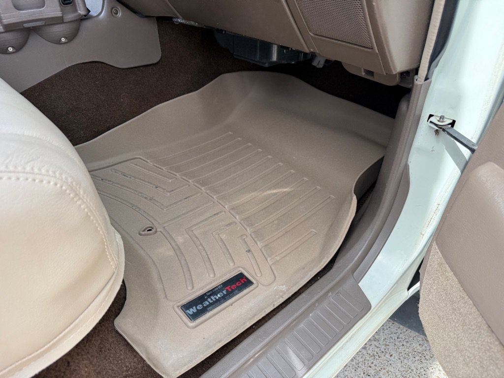 Used 1997 Toyota Land Cruiser w/ Leather Trim Pkg AWD/4WD image 23
