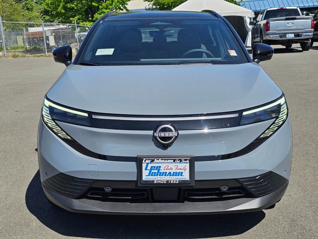 New 2026 Nissan Leaf Platinum+ w/ Cargo Package (Platinum+) FWD image 2