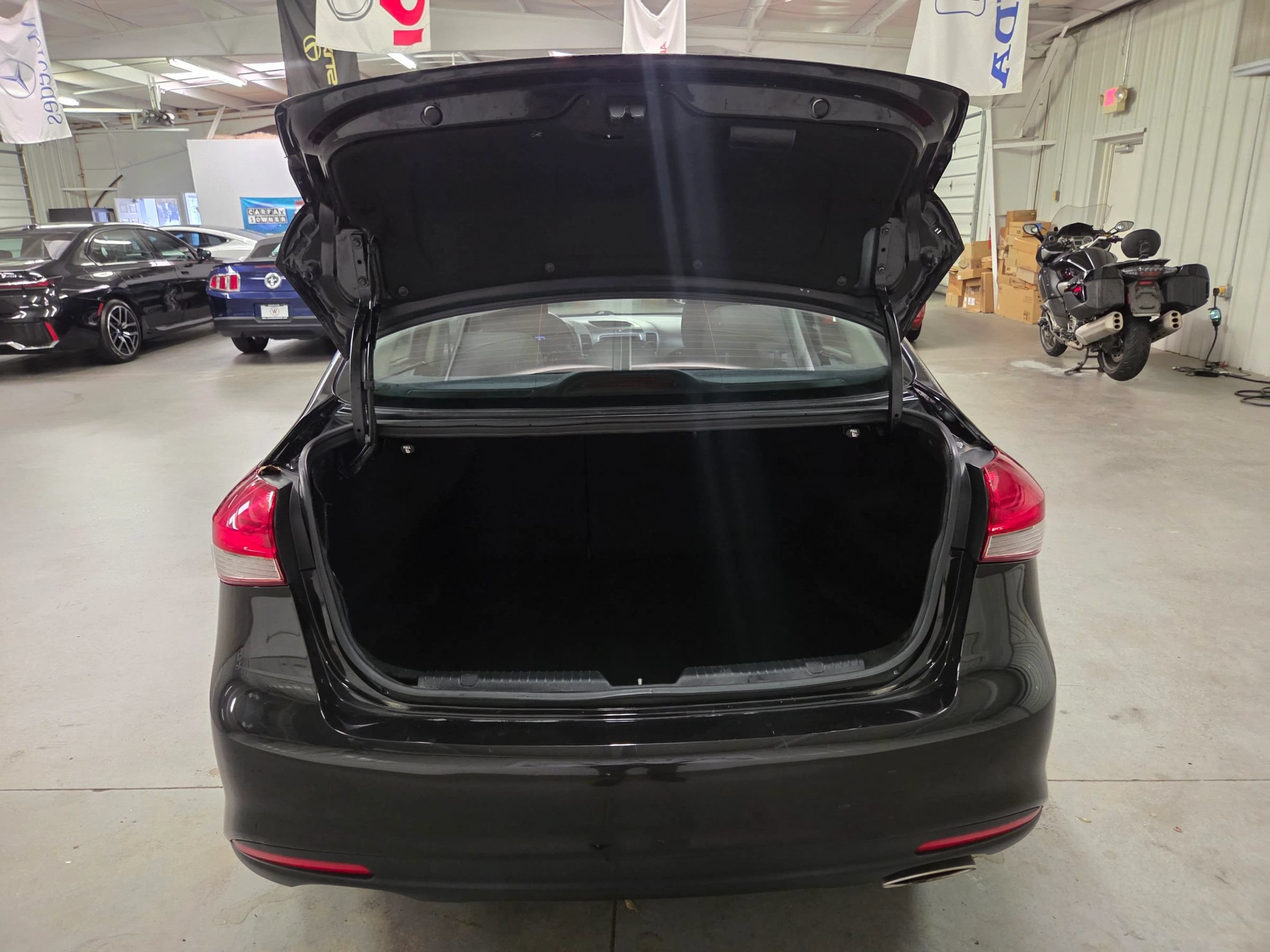 Used 2017 Kia Forte S FWD image 32