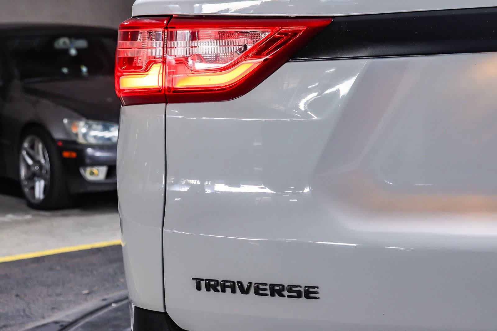 Used 2020 Chevrolet Traverse LS FWD image 11