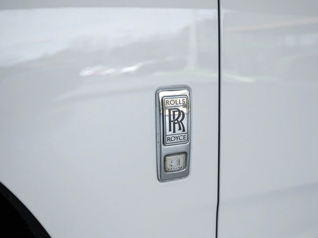 Used 2022 Rolls-Royce Cullinan w/ Cullinan Package image 10