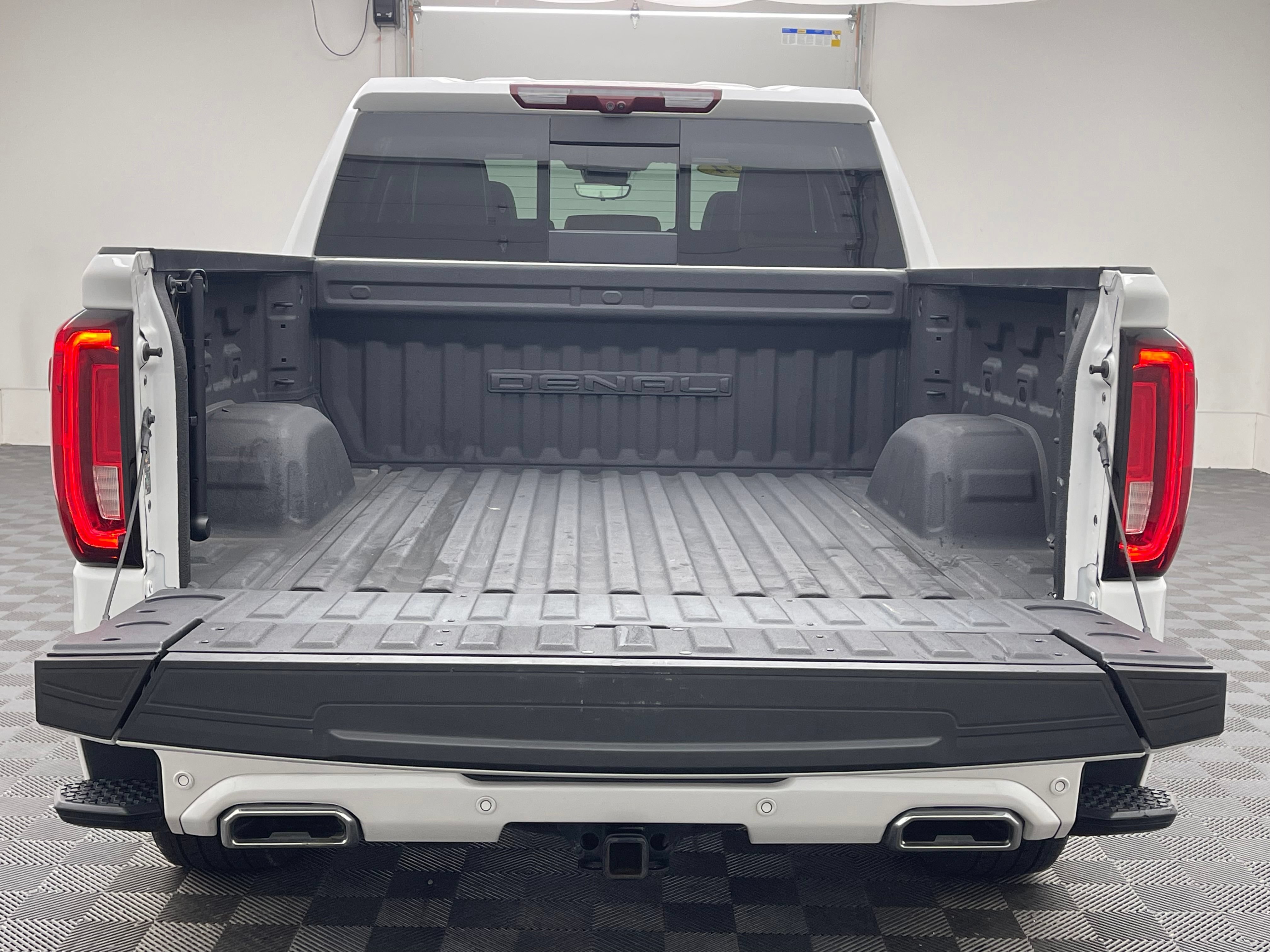 Used 2024 GMC Sierra 1500 Denali Ultimate AWD/4WD image 13
