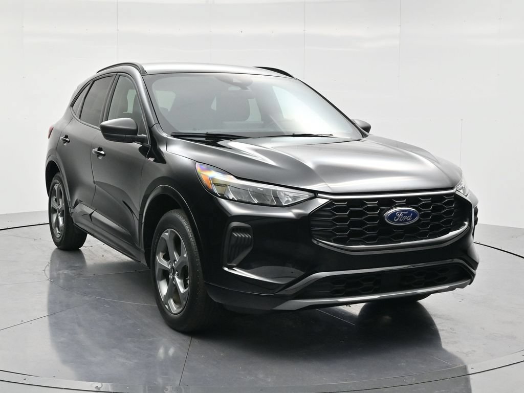 Used 2024 Ford Escape ST-Line w/ Tech Pack #1 AWD/4WD image 3