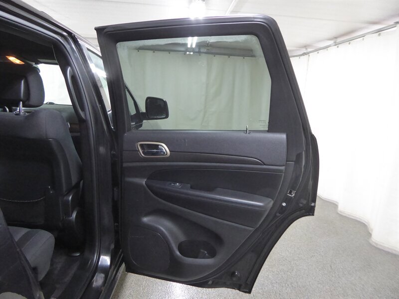 Used 2016 Jeep Grand Cherokee Laredo w/ Quick Order Package 23E AWD/4WD image 30